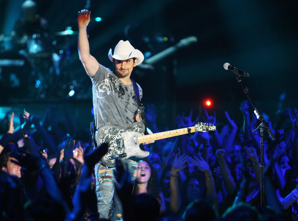 brad cmt awards.jpg